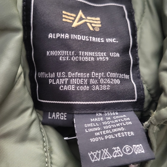 Alpha Industries Bomber Jacket Size Large - Picture 6 of 7